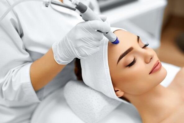 The girl is carried out by the rejuvenation process